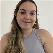 Estudiante de literatura da clases de letras a estudiantes de cualquier edad